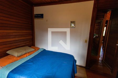 Casa à venda com 500m², 3 quartos e 3 vagas Casa à venda com 500m², 3 quartos e 3 vagasQuarto