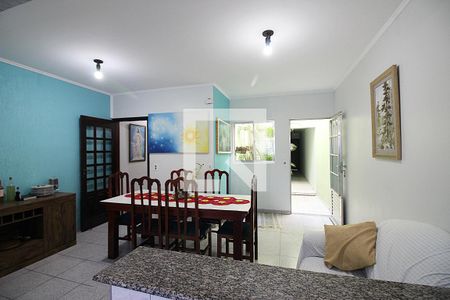 Casa à venda com 334m², 4 quartos e 2 vagasCopa e Cozinha 