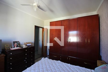 Casa à venda com 334m², 4 quartos e 2 vagasQuarto 4