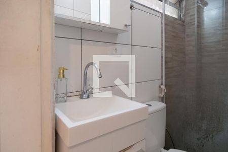 Banheiro de kitnet/studio para alugar com 0 quarto, 30m² em Bela Vista, São Paulo