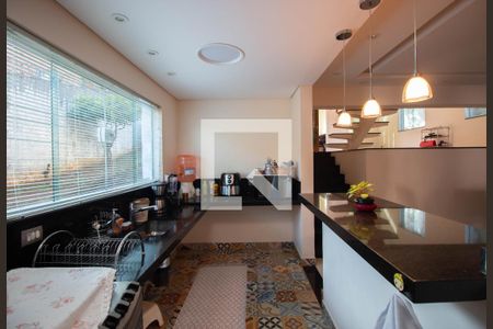 Casa para alugar com 640m², 3 quartos e 16 vagasCozinha