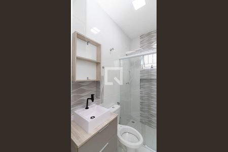 Banheiro de kitnet/studio para alugar com 1 quarto, 25m² em Vila Santa Teresa (zona Leste), São Paulo