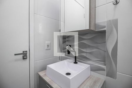 Banheiro de kitnet/studio para alugar com 1 quarto, 25m² em Vila Santa Teresa (zona Leste), São Paulo