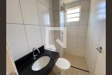 Banheiro de apartamento para alugar com 2 quartos, 48m² em Califórnia, Belo Horizonte