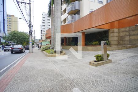 Fachada de apartamento para alugar com 2 quartos, 65m² em Centro, Florianópolis
