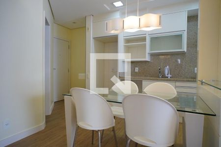 Cozinha de apartamento para alugar com 2 quartos, 65m² em Centro, Florianópolis