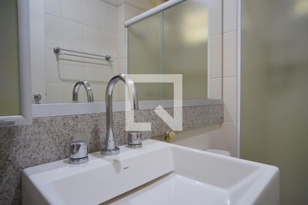 Banheiro de apartamento para alugar com 2 quartos, 65m² em Centro, Florianópolis