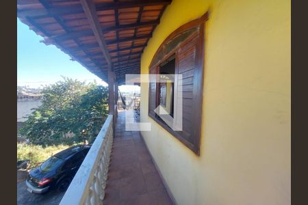 Casa à venda com 240m², 4 quartos e 10 vagasVaranda