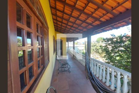 Casa à venda com 240m², 4 quartos e 10 vagasVaranda