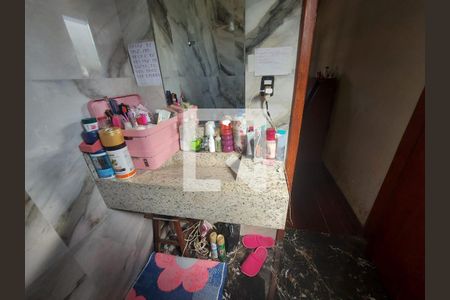 Casa à venda com 240m², 4 quartos e 10 vagasBanheiro 2