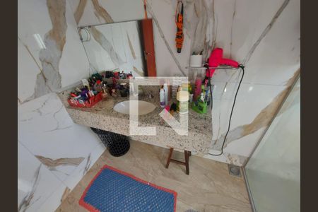 Casa à venda com 240m², 4 quartos e 10 vagasBanheiro 3