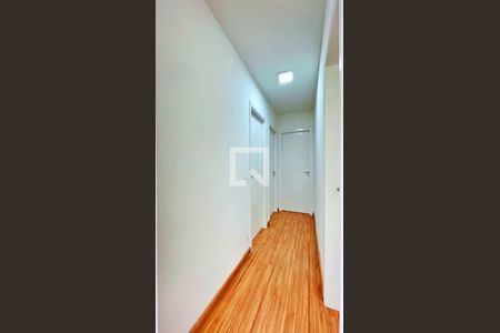 Corredor dos Dormitórios de apartamento para alugar com 3 quartos, 56m² em Cocaia, Guarulhos