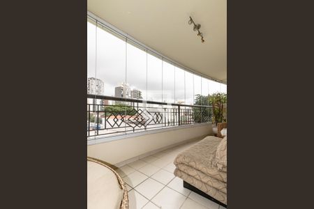 Sacada de apartamento à venda com 3 quartos, 128m² em Vila Uberabinha, São Paulo