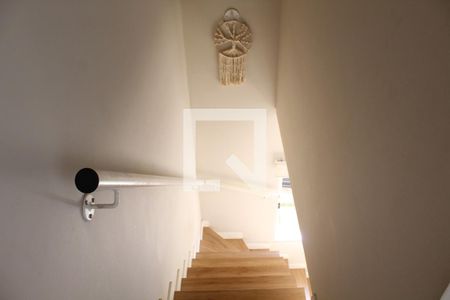 Casa de condomínio para alugar com 87m², 2 quartos e 2 vagasEscada