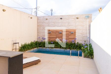 Casa de condomínio para alugar com 87m², 2 quartos e 2 vagas Casa de condomínio para alugar com 87m², 2 quartos e 2 vagasÁrea comum - Piscina