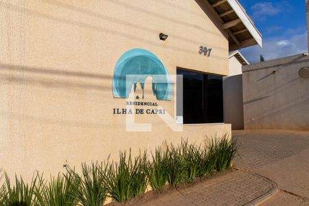 Casa de condomínio para alugar com 87m², 2 quartos e 2 vagas Casa de condomínio para alugar com 87m², 2 quartos e 2 vagasFachada e portaria