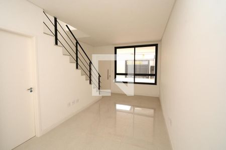 Sala de casa à venda com 3 quartos, 113m² em Jardim Prudencia, São Paulo