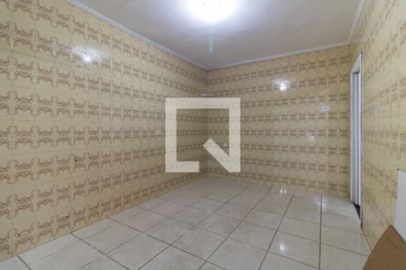 Casa à venda com 70m², 2 quartos e 2 vagas Casa à venda com 70m², 2 quartos e 2 vagasCozinha
