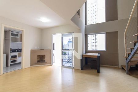 Sala de apartamento para alugar com 1 quarto, 70m² em Centro, Curitiba