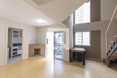 Sala de apartamento para alugar com 1 quarto, 70m² em Centro, Curitiba