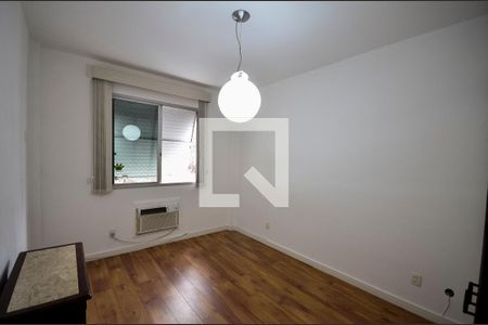 Apartamento à venda com 90m², 2 quartos e 1 vagaSuíte