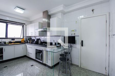 Apartamento à venda com 180m², 4 quartos e 3 vagasCozinha