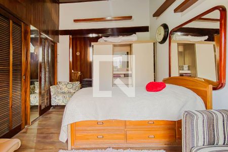 Casa à venda com 304m², 5 quartos e 3 vagasSuíte 3