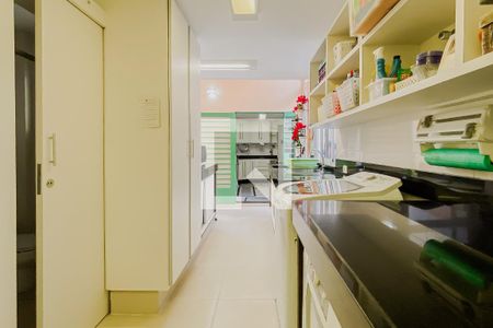 Casa à venda com 304m², 5 quartos e 3 vagasÁrea de Serviço