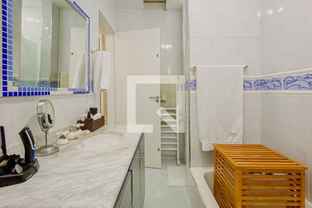 Casa à venda com 304m², 5 quartos e 3 vagasBanheiro