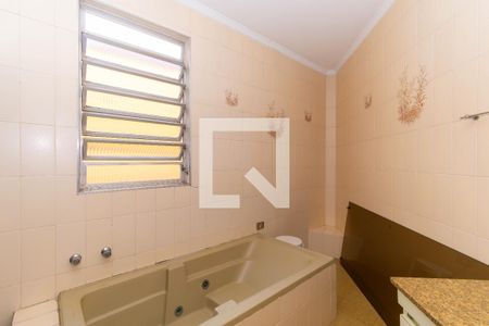 Casa à venda com 359m², 3 quartos e 4 vagasBanheiro da Suíte