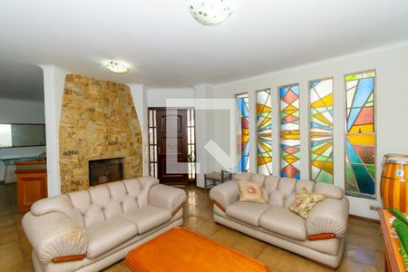 Casa à venda com 359m², 3 quartos e 4 vagasSala