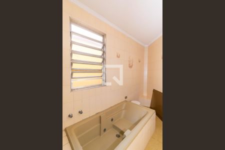 Casa à venda com 359m², 3 quartos e 4 vagasBanheiro da Suíte