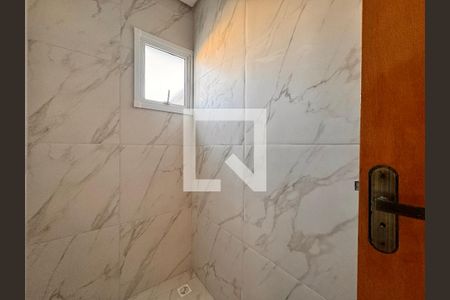 Apartamento à venda com 43m², 2 quartos e 1 vaga Apartamento à venda com 43m², 2 quartos e 1 vagaBanheiro da suíte