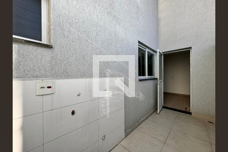 Apartamento à venda com 43m², 2 quartos e 1 vaga Apartamento à venda com 43m², 2 quartos e 1 vagaLavandeira