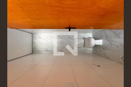 Apartamento à venda com 86m², 2 quartos e 1 vaga Apartamento à venda com 86m², 2 quartos e 1 vagaBanheiro de serviço