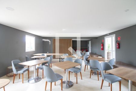 Apartamento para alugar com 42m², 2 quartos e 1 vaga Apartamento para alugar com 42m², 2 quartos e 1 vagaÁrea comum - Salão de festas
