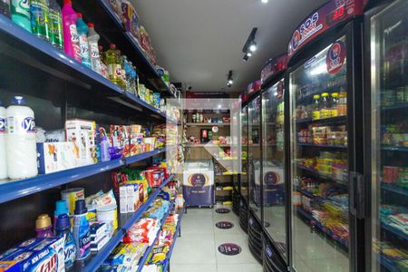Apartamento para alugar com 38m², 2 quartos e sem vagaMini Mercado