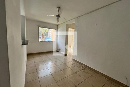 Sala de apartamento para alugar com 2 quartos, 42m² em Vila Urupês, Suzano