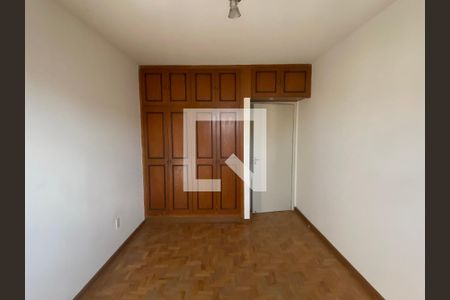 Casa à venda com 230m², 6 quartos e 4 vagasQuarto 2