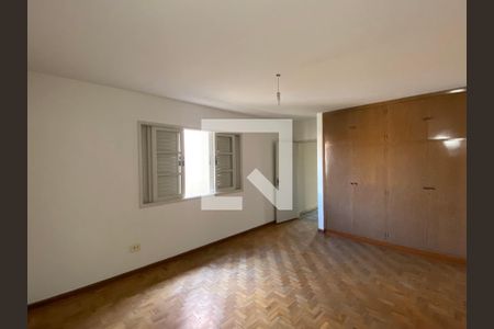 Casa à venda com 230m², 6 quartos e 4 vagasQuarto 3