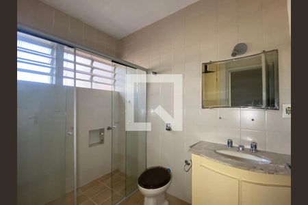 Casa à venda com 230m², 6 quartos e 4 vagasBanheiro