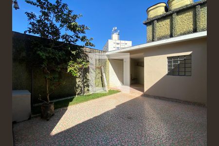 Casa à venda com 230m², 6 quartos e 4 vagasQuintal