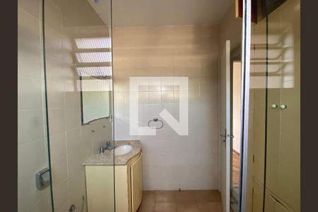 Casa à venda com 230m², 6 quartos e 4 vagasBanheiro