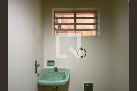 Casa à venda com 230m², 6 quartos e 4 vagasLavabo