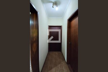 Corredor dos Quartos  de casa para alugar com 4 quartos, 360m² em Jardim Paranapanema, Campinas