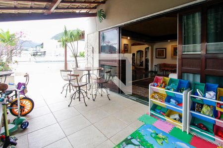 Apartamento à venda com 410m², 4 quartos e 3 vagasVaranda