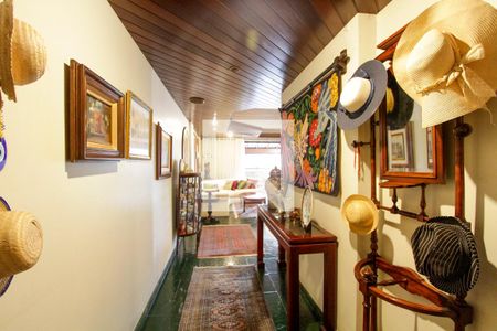 Apartamento à venda com 410m², 4 quartos e 3 vagasCorredor de entrada