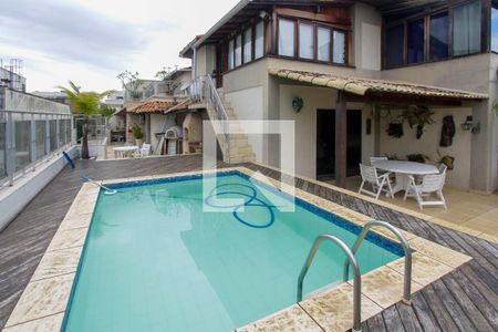 Apartamento à venda com 410m², 4 quartos e 3 vagasPiscina