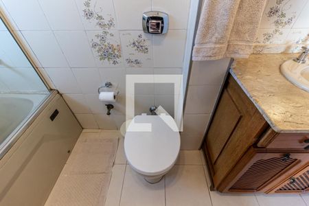 Apartamento à venda com 209m², 3 quartos e 1 vagaSuíte - Banheiro 1