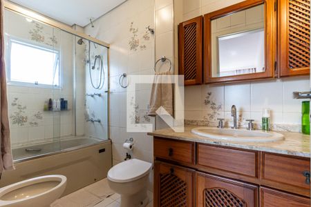 Suíte - Banheiro 1 de apartamento à venda com 3 quartos, 209m² em Higienópolis, São Paulo